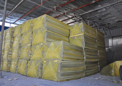 雙面鋁箔的聚氨酯保溫復(fù)合板,用于高濕度的通風(fēng)專用保溫板!-技術(shù)文章-廊坊金星化工保溫建材